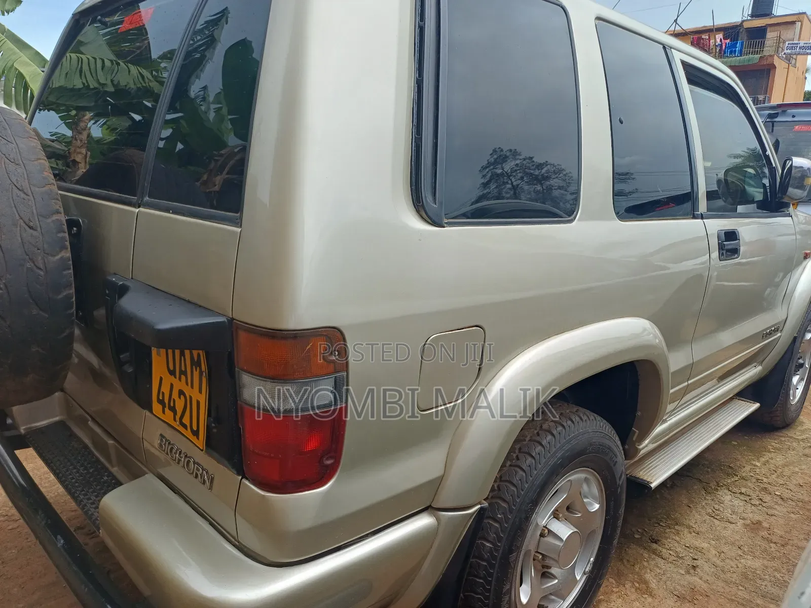 Isuzu Trooper 2000 Gold