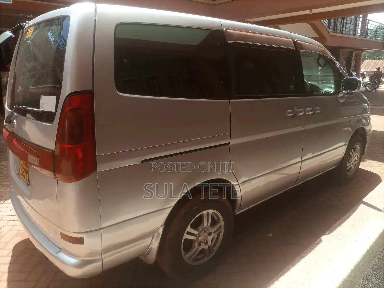Nissan Serena 2000 Silver
