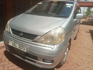 Nissan Serena 2000 Silver