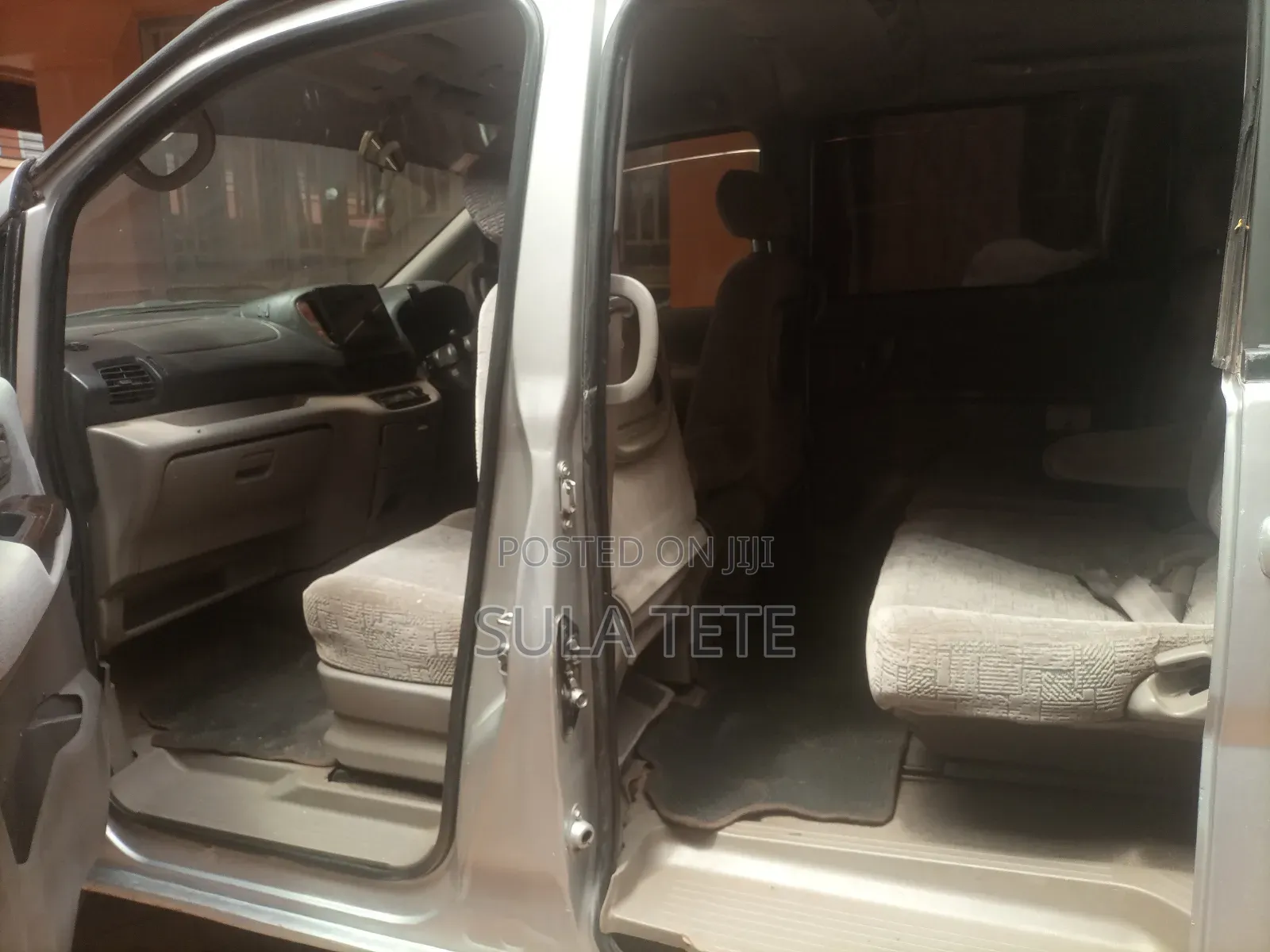 Nissan Serena 2000 Silver