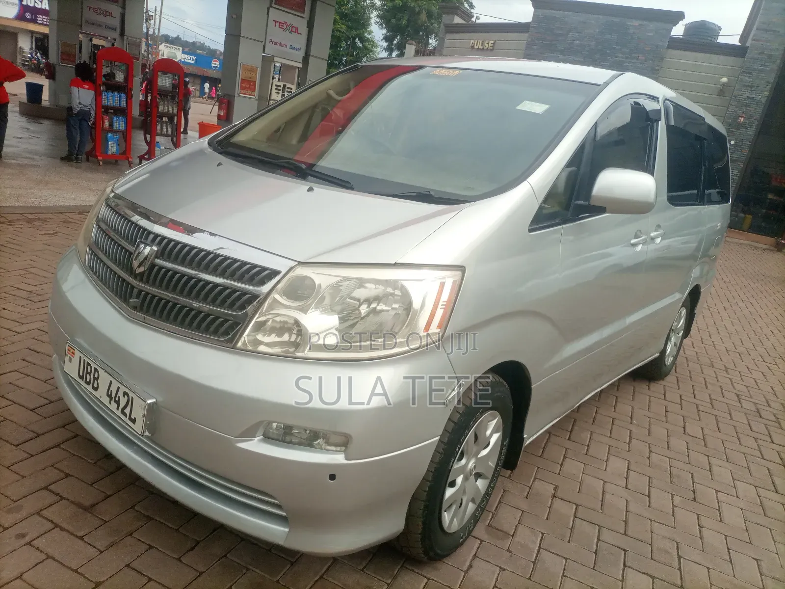 Toyota Alphard 2.4 Petrol FWD 2006 Silver