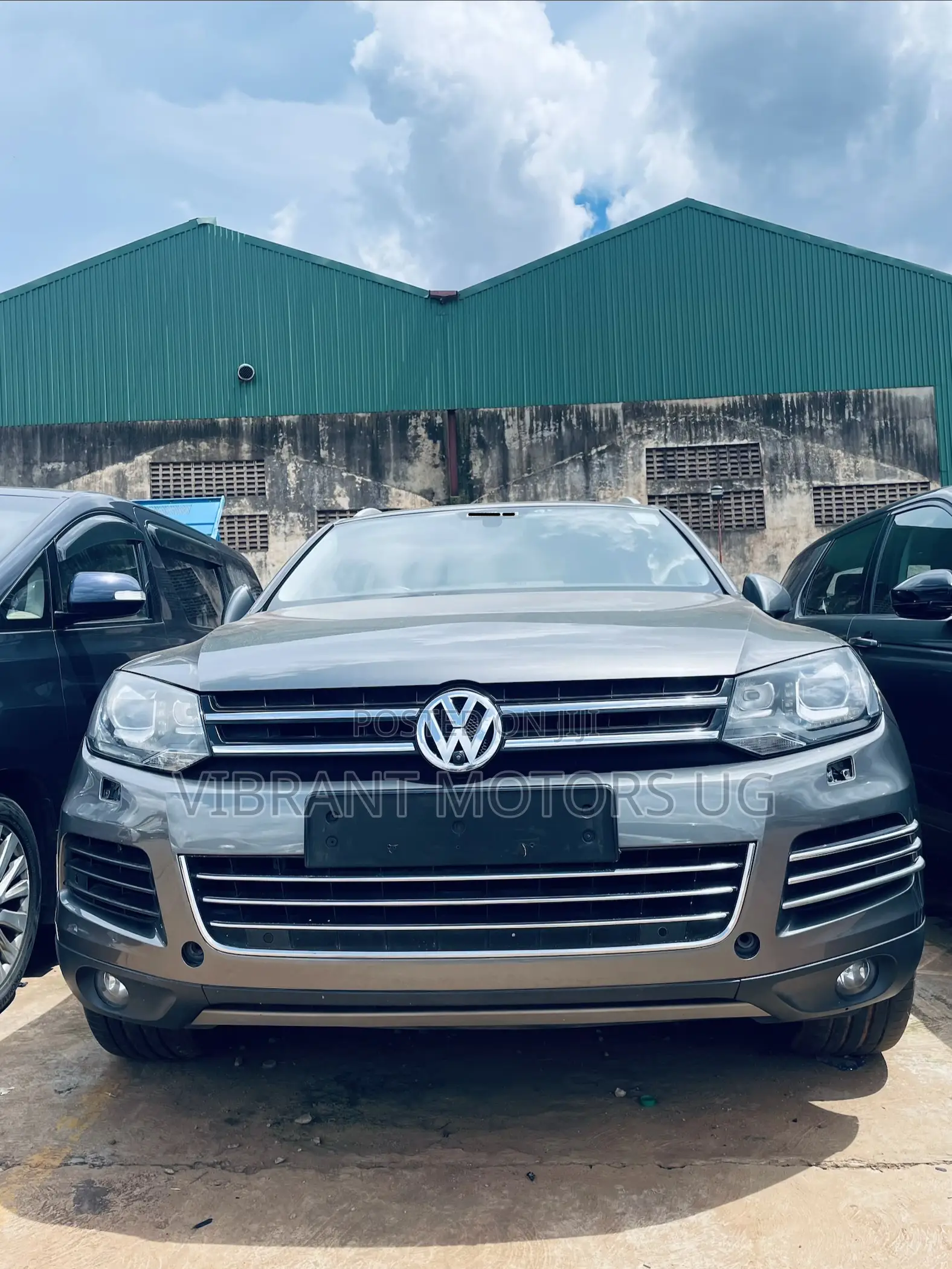 Volkswagen Touareg 2013 Gray
