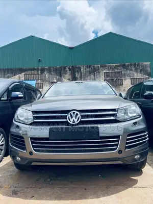 Volkswagen Touareg 2013 Gray