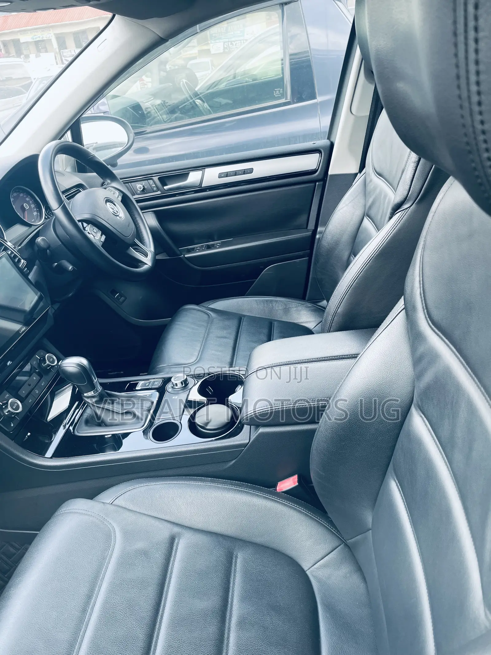 Volkswagen Touareg 2013 Gray