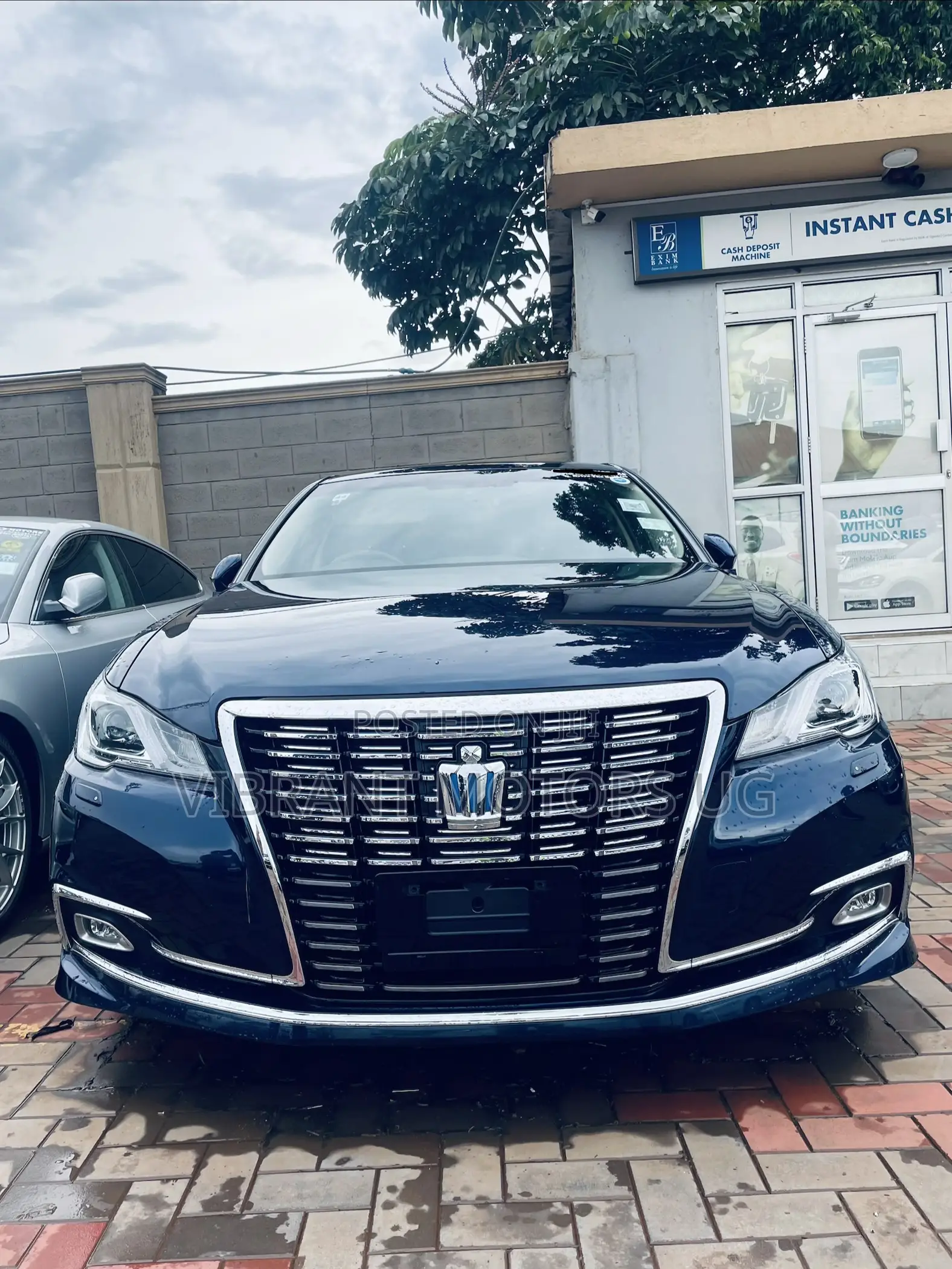 Toyota Crown 2017 Blue