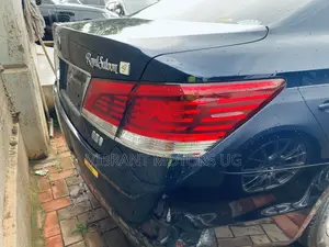 Toyota Crown 2017 Blue