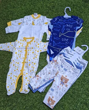 Baby Cotton Outfits Set( 0 to 12 Months)