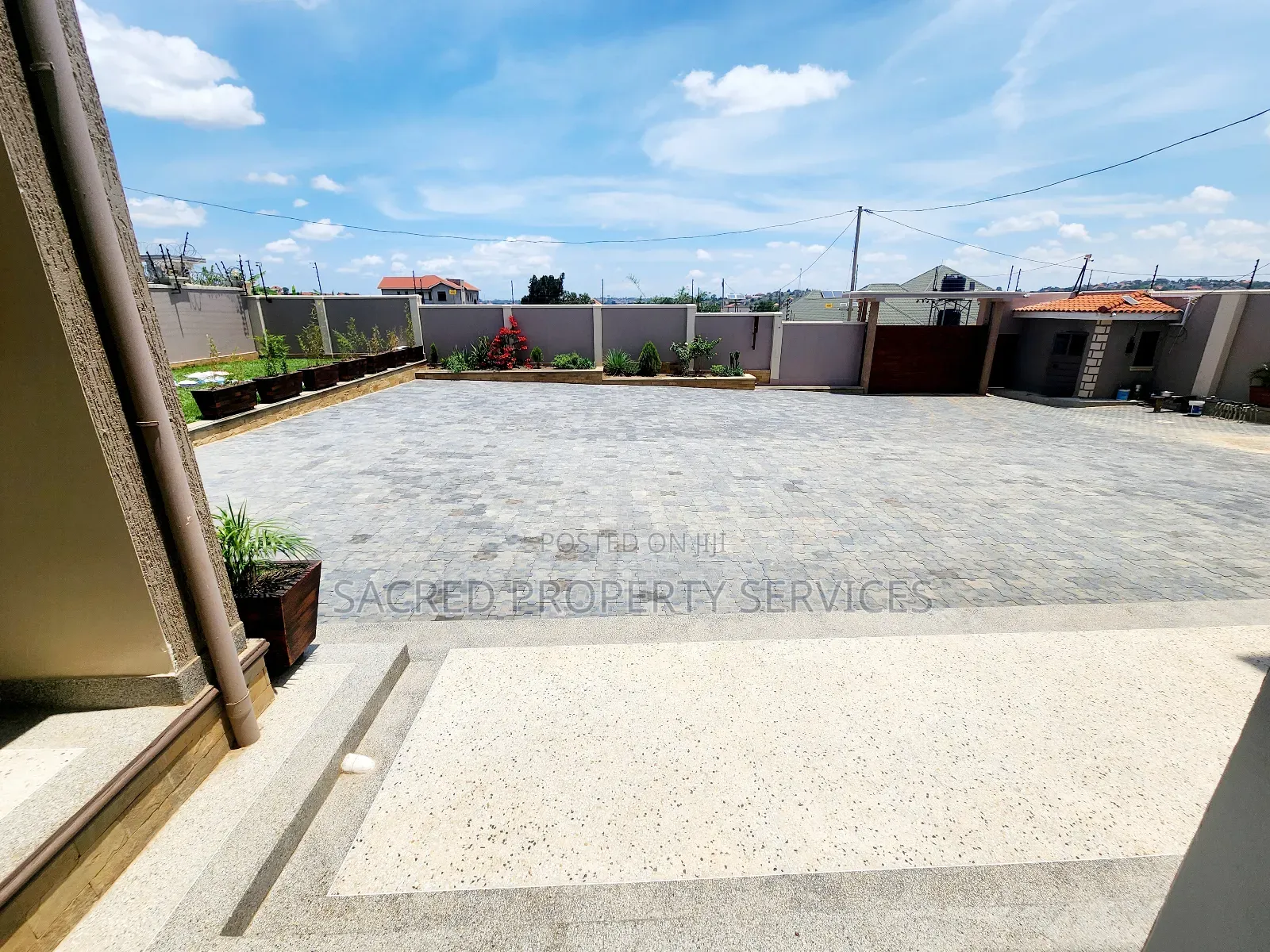 1bdrm Apartment in Nsasa Jumayi Estate, Kira for rent