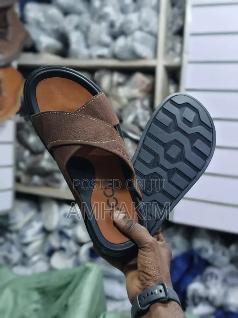 Classic Men Soft Ecco Leather Sandals in Stock