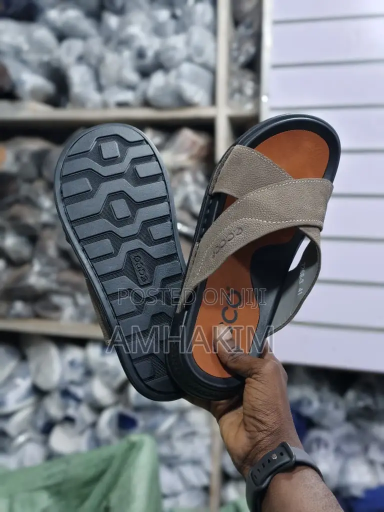 Classic Men Soft Ecco Leather Sandals in Stock