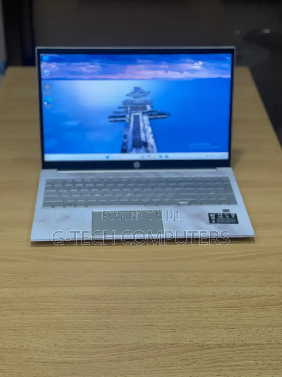 New Laptop HP Pavilion 15-eh0050wm 8GB Intel Core i7 SSD 512GB