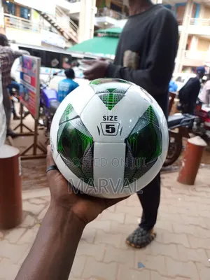Molten F5a3400-G Football Matchball