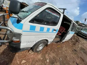 Toyota HiAce 1998 White