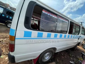Toyota HiAce 1998 White