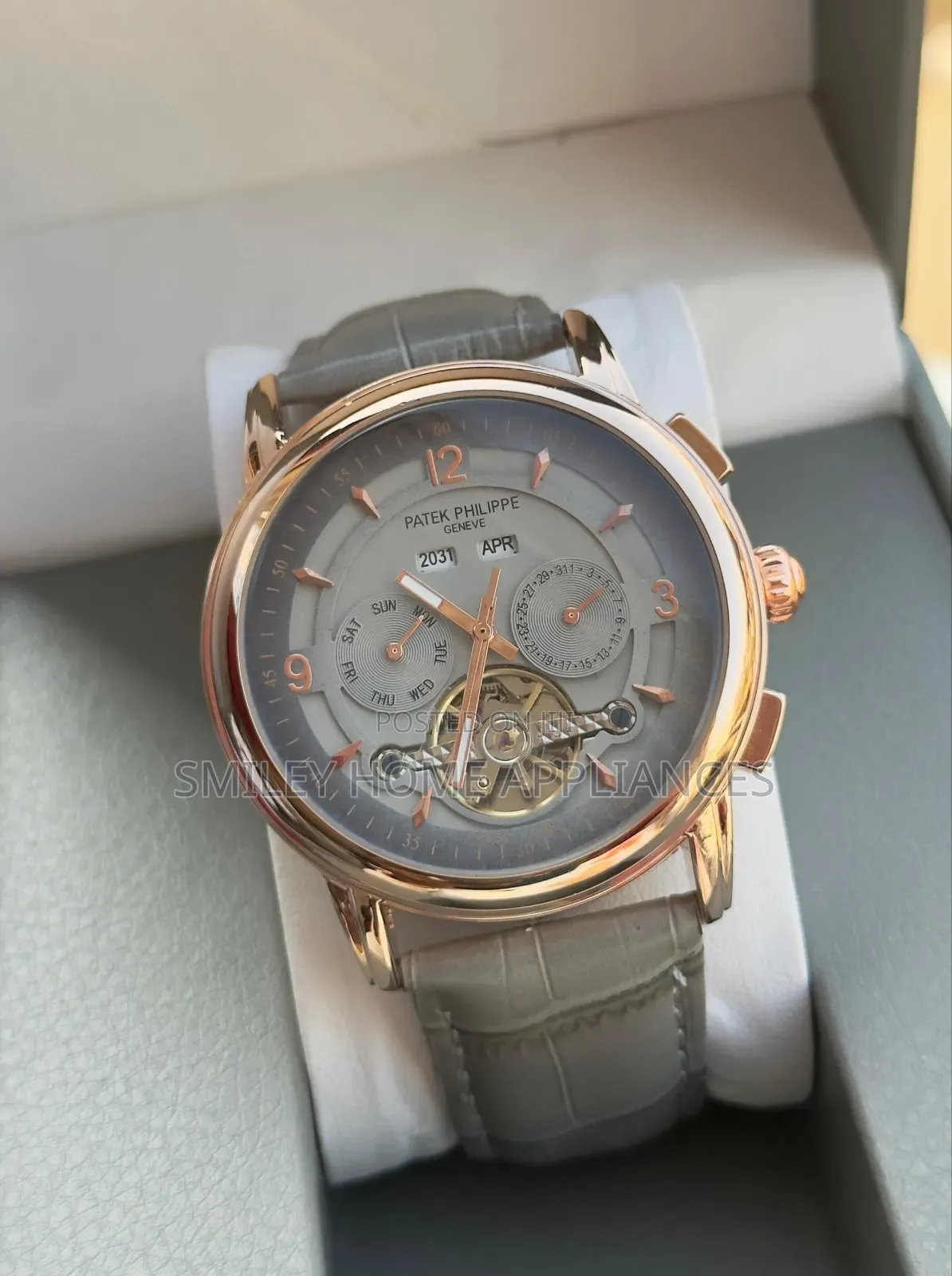 Patek Phillipe Gold Chrome Men's Original Analog Wrist Time Piece