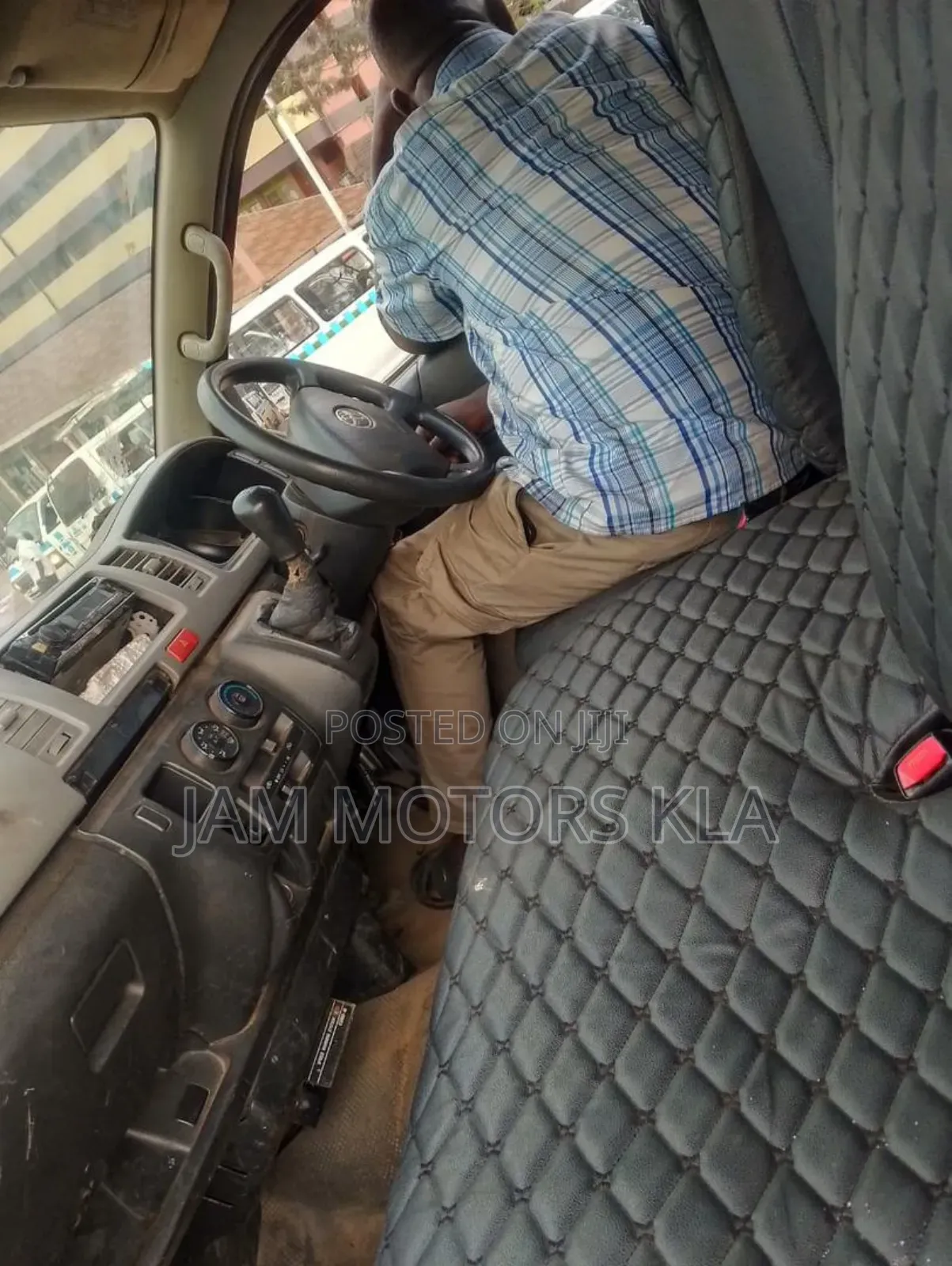 Toyota HiAce 2009 Silver