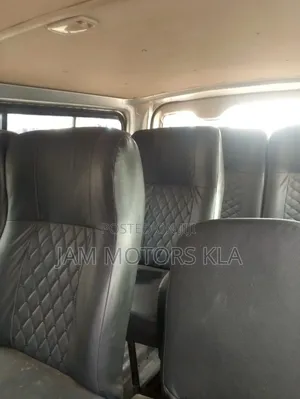 Toyota HiAce 2009 Silver