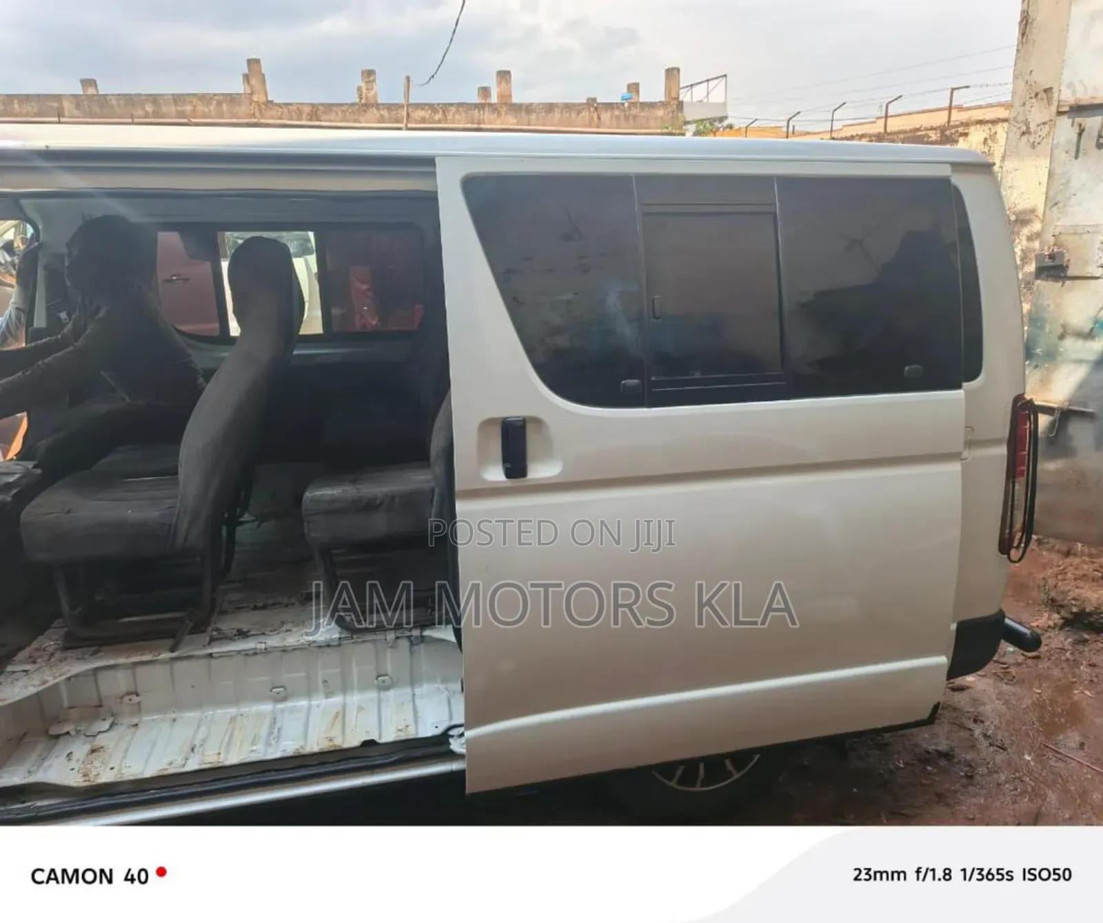 Toyota HiAce 2009 Silver