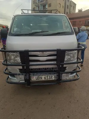 Toyota HiAce 2009 Silver