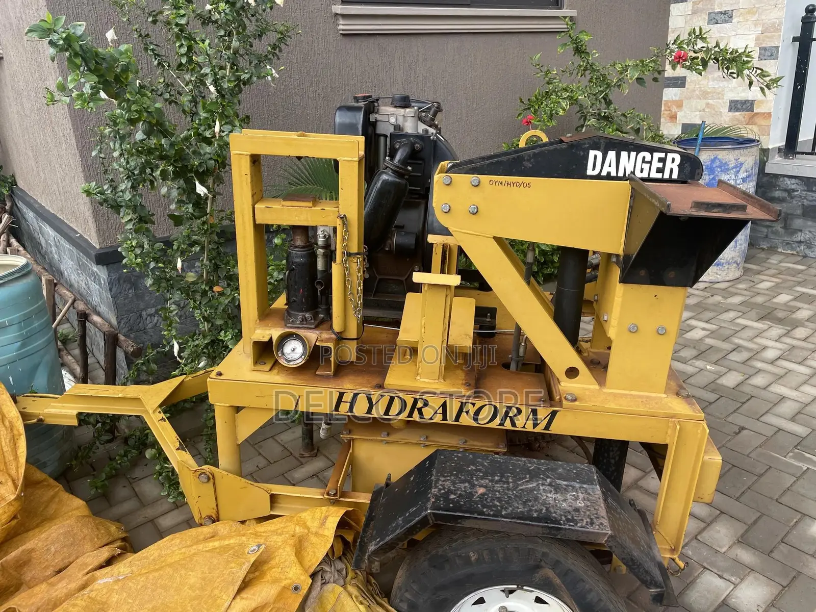 Hydraform Machine