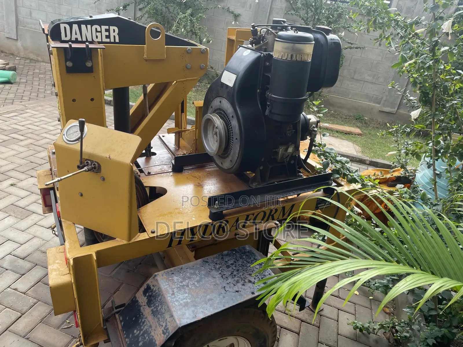 Hydraform Machine