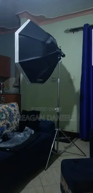 Godox Sofbox, Stand and Parabolic Disk