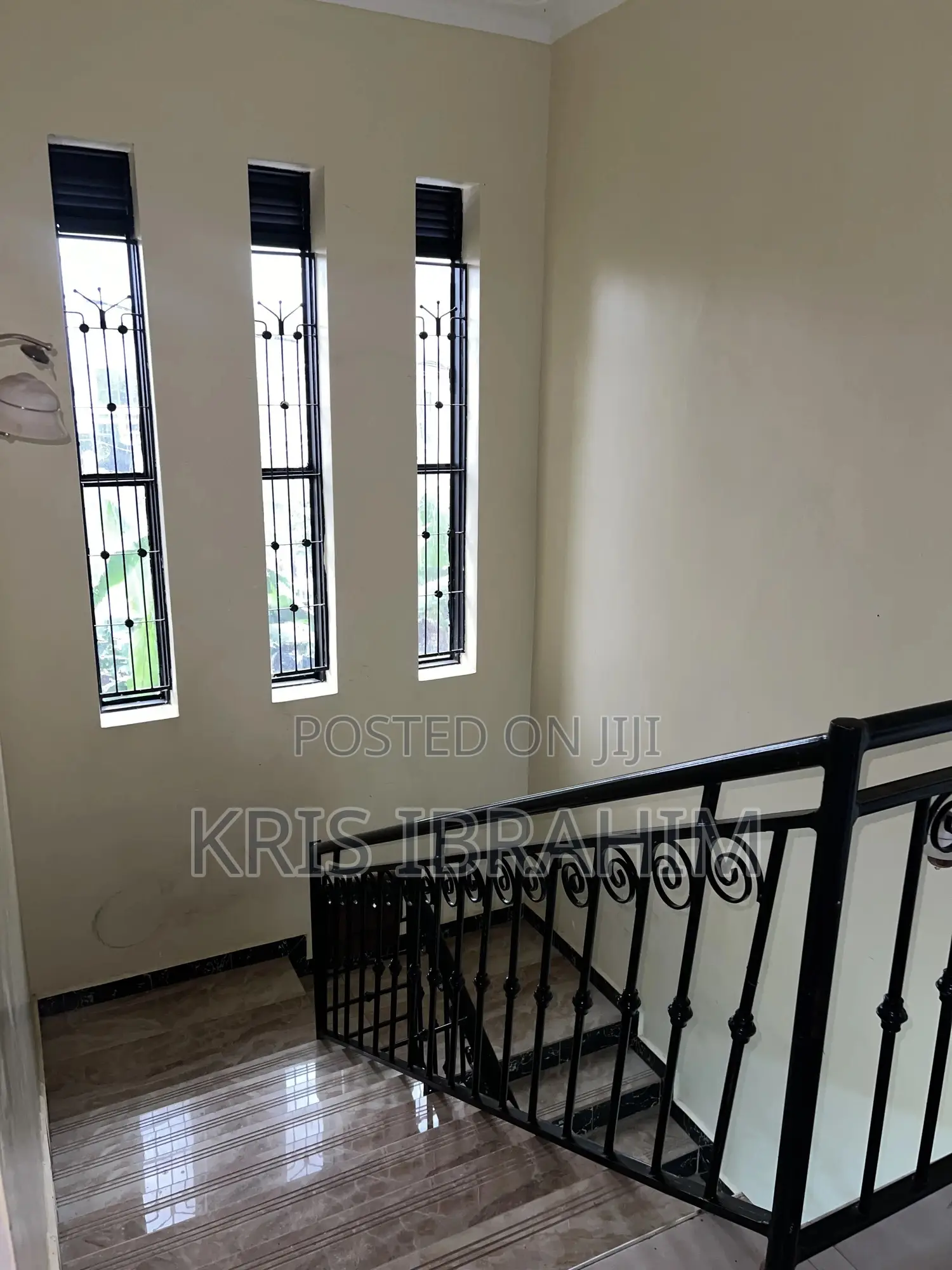 5bdrm Mansion in Makindye for rent