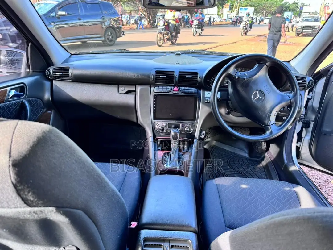 Mercedes-Benz C200 2005 Silver
