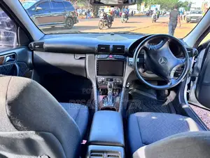 Mercedes-Benz C200 2005 Silver