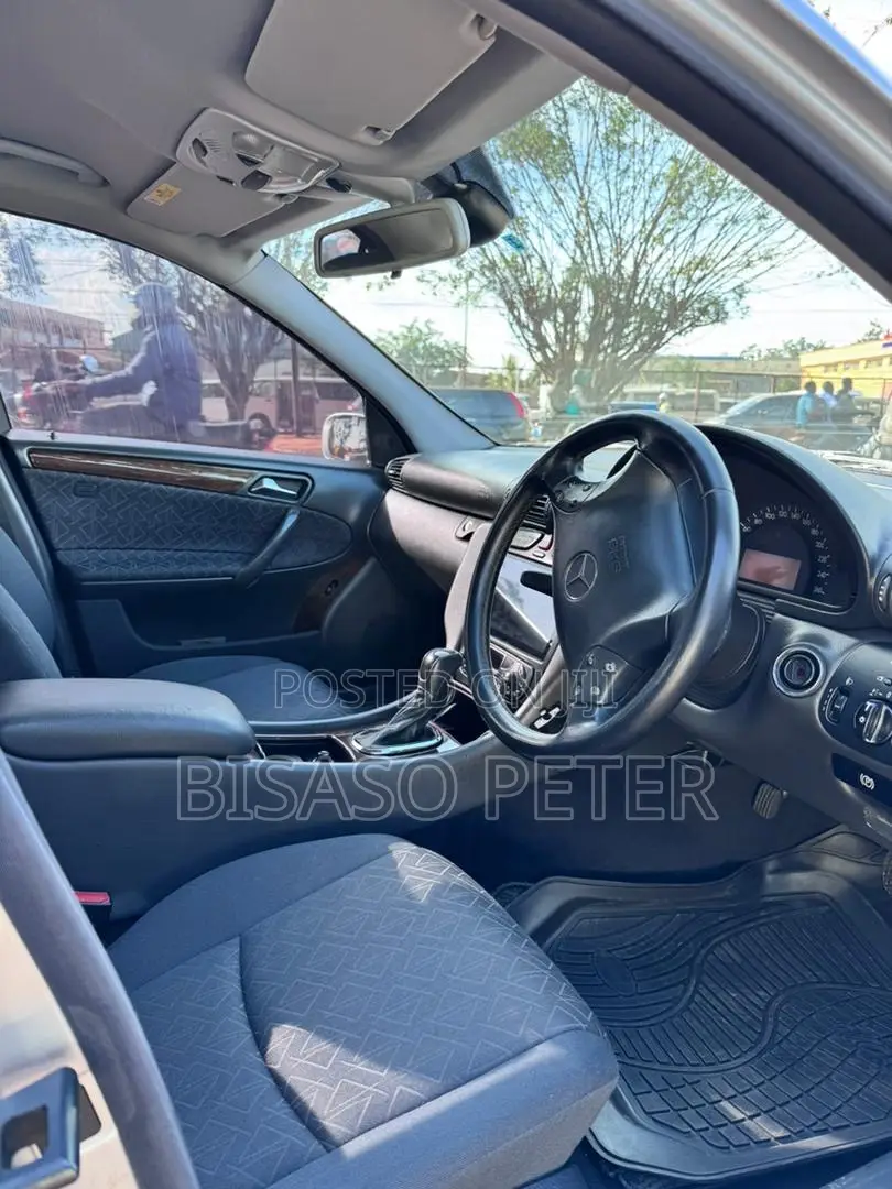 Mercedes-Benz C200 2005 Silver