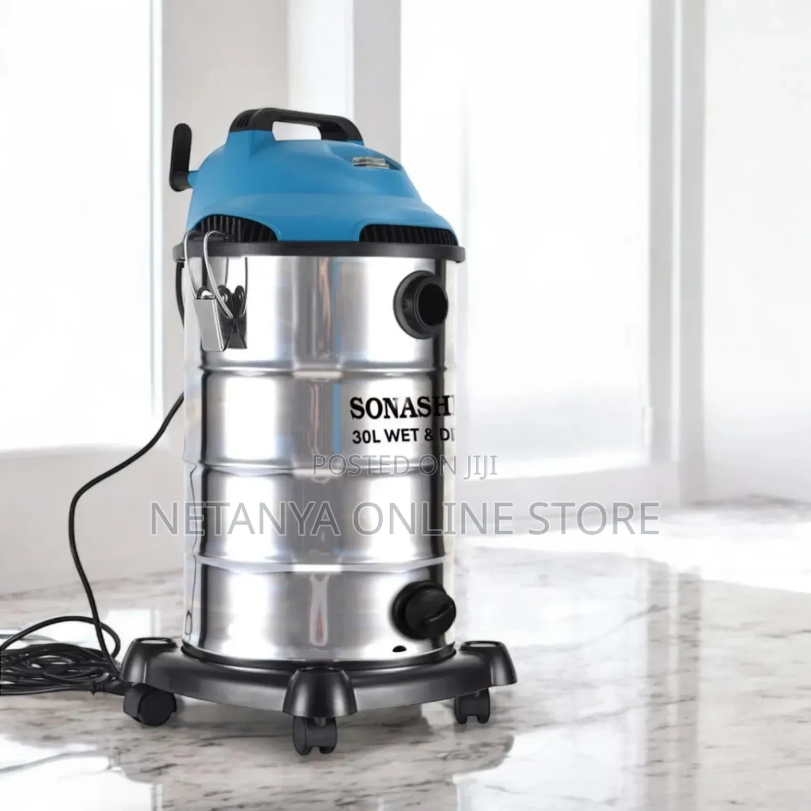 Sonashi 30 Litres Wet and Dry Vacuum Cleaner