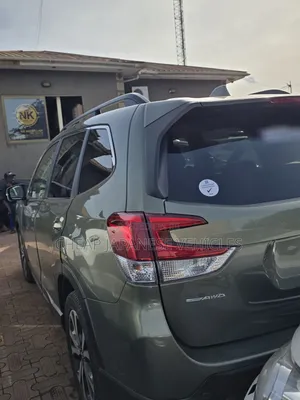 Subaru Forester Premium AWD 2020 Green
