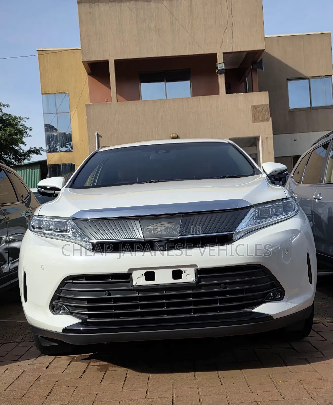 Toyota Harrier 2.0 2019 White