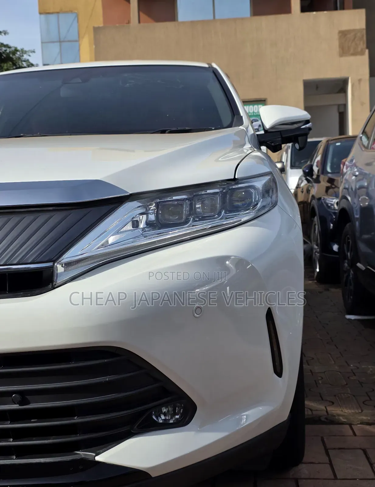 Toyota Harrier 2.0 2019 White