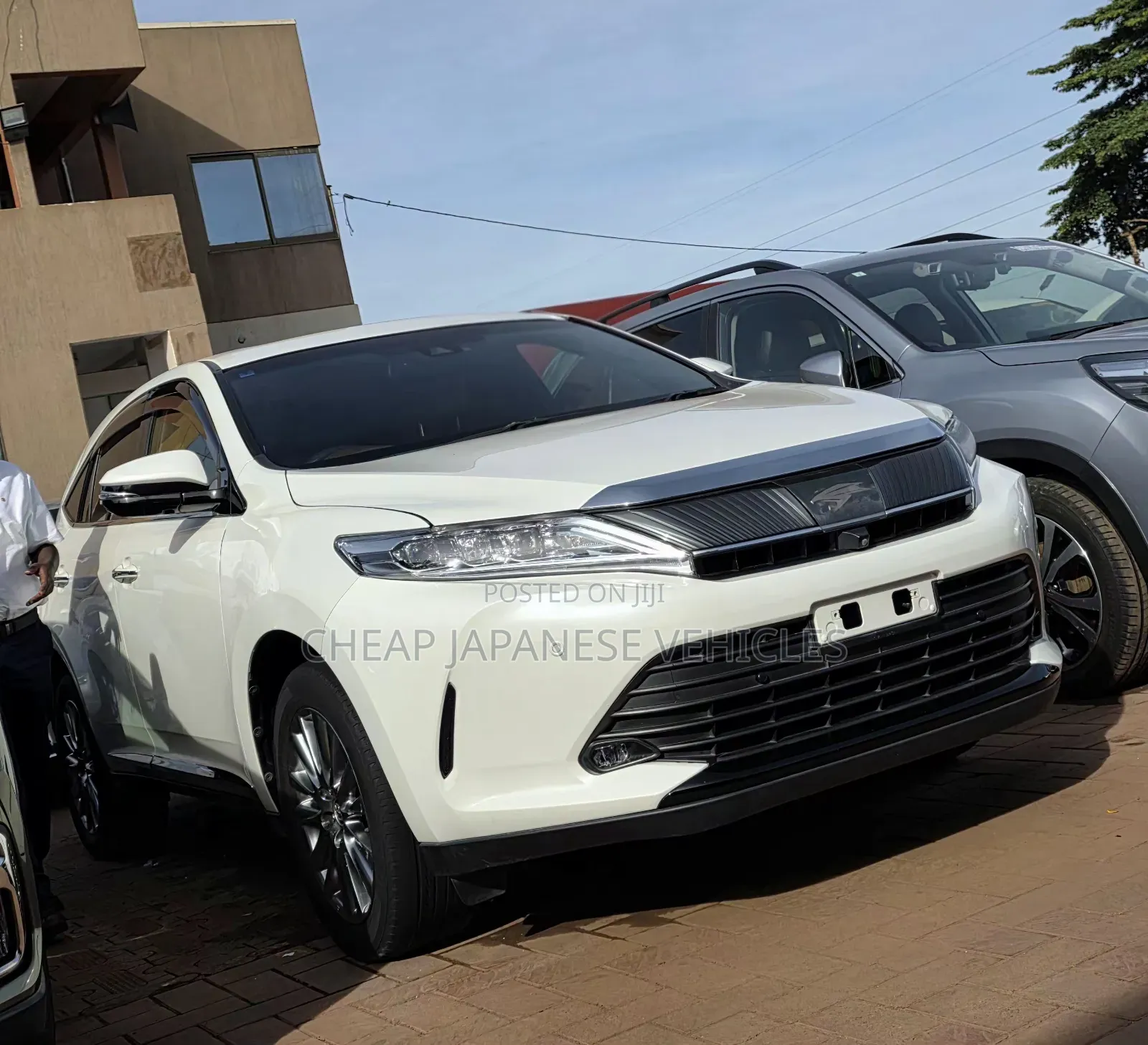 Toyota Harrier 2.0 2019 White