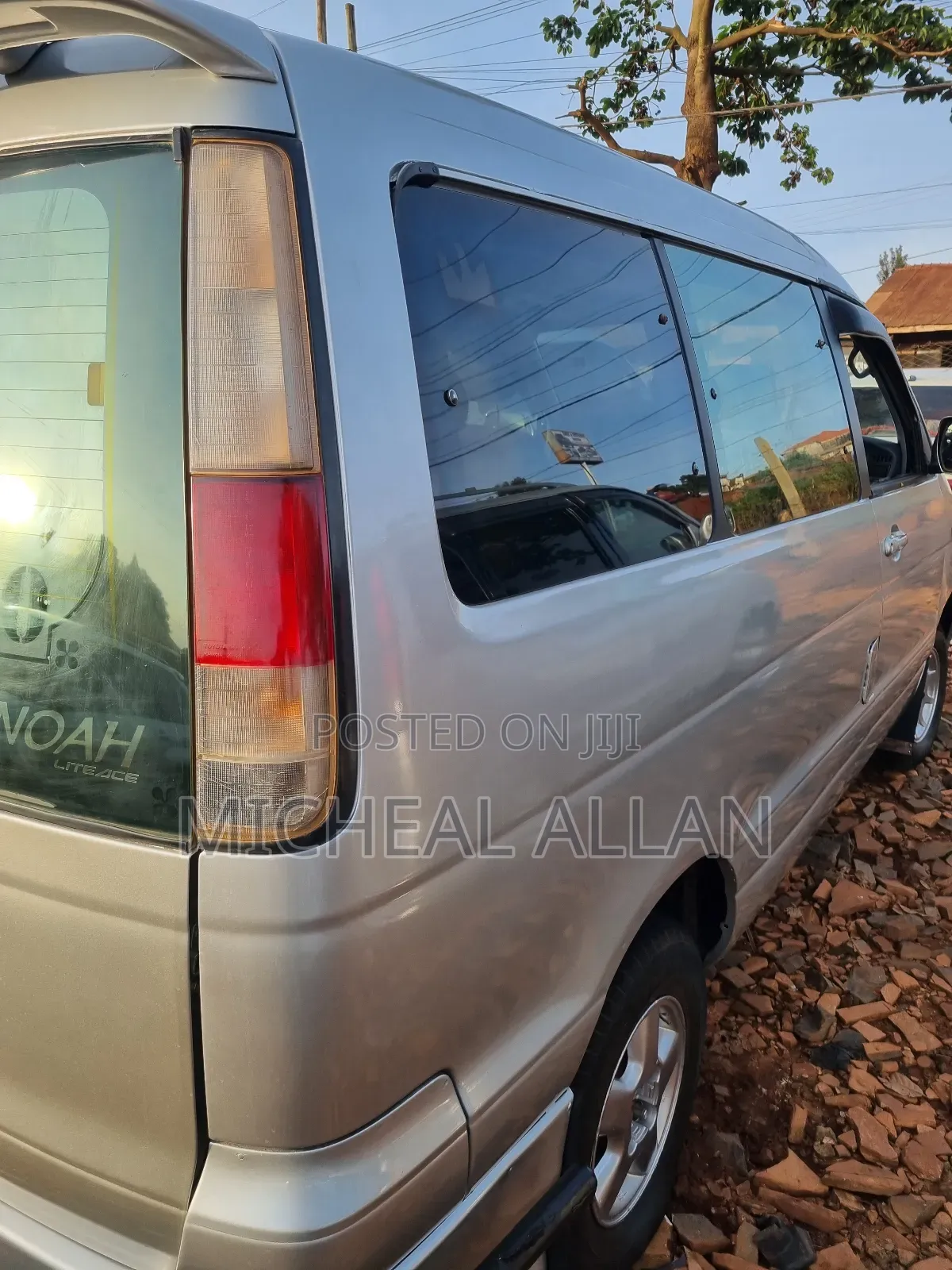 Toyota Noah 2001 Silver