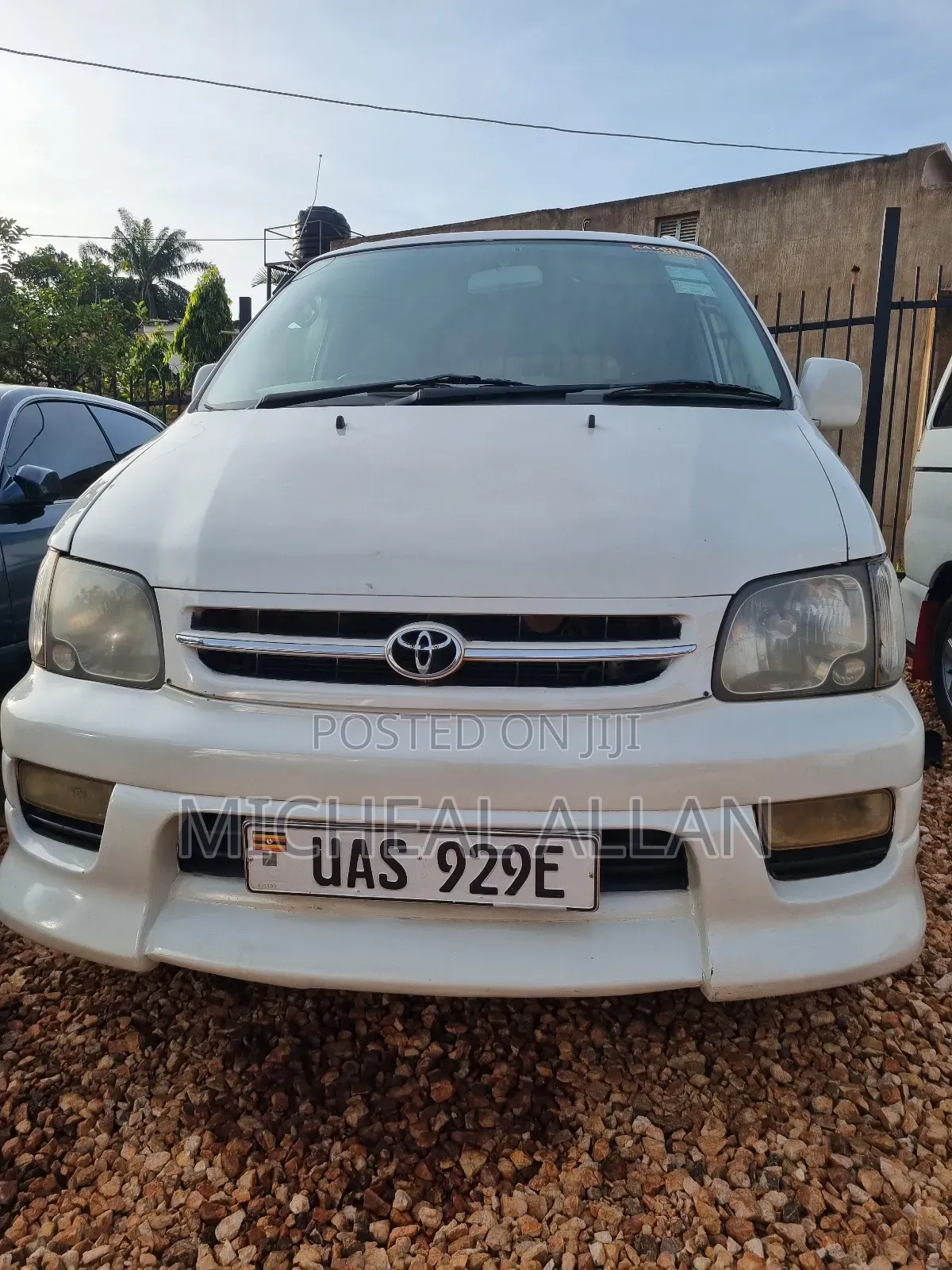 Toyota Noah 2002 White