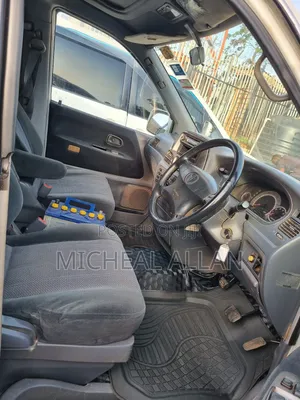 Toyota Noah 2002 White