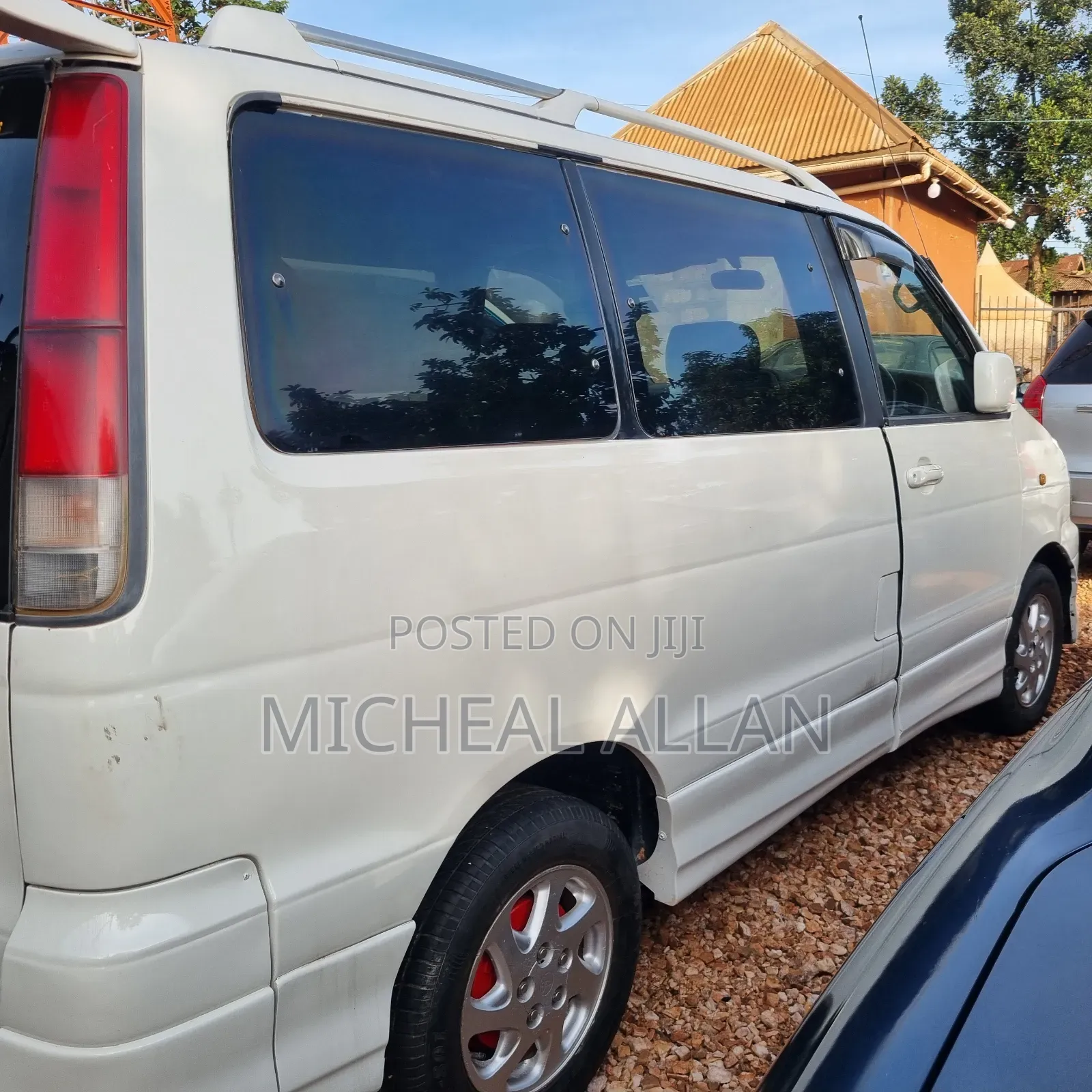 Toyota Noah 2002 White