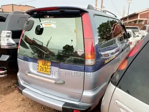 Toyota Noah 2002 Blue
