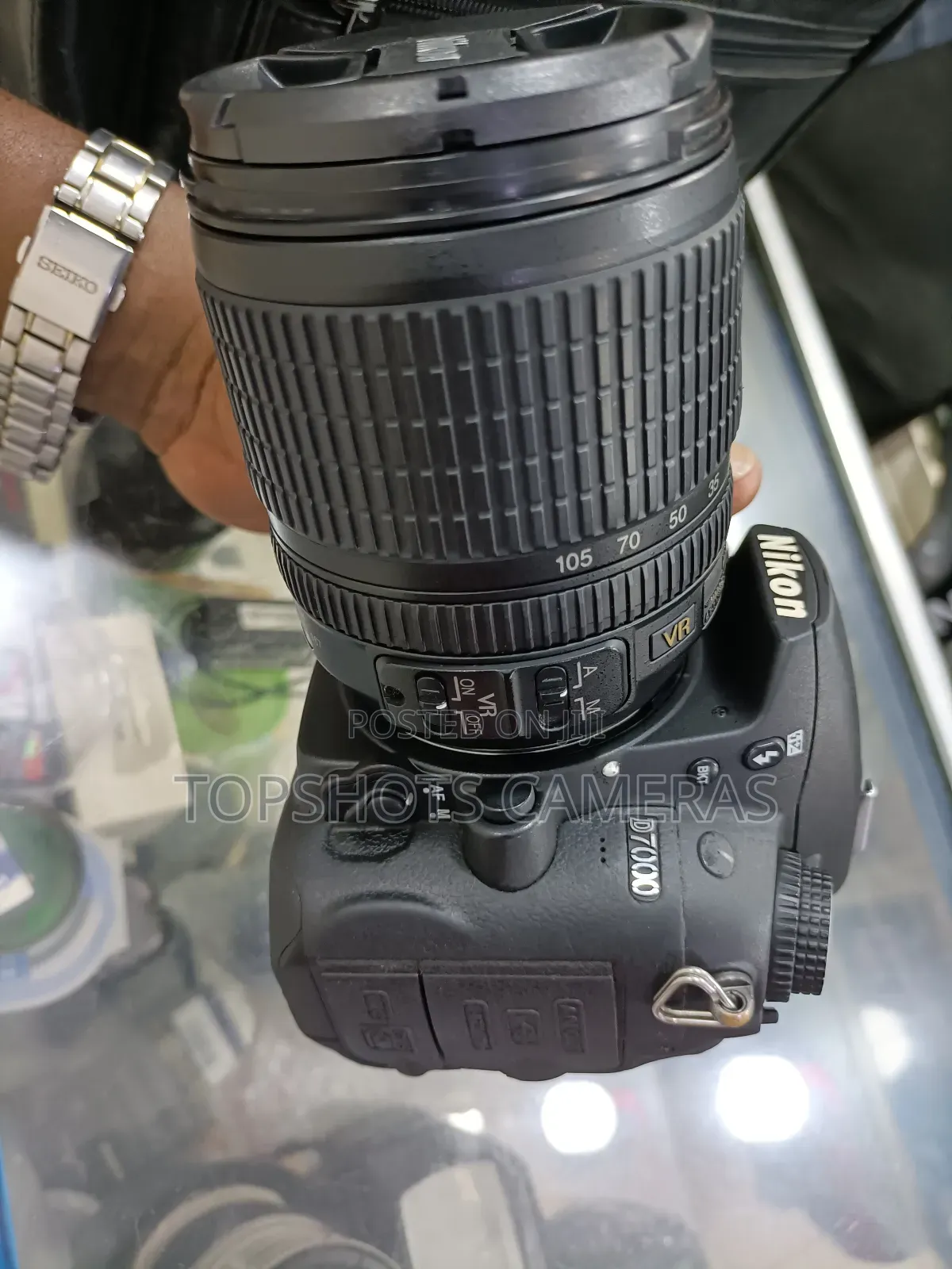 Nikon D7000 With Nikon 18-105mm Vr Lens