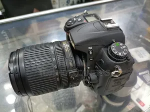 Nikon D7000 With Nikon 18-105mm Vr Lens