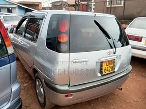 Toyota Raum 2002 Gray