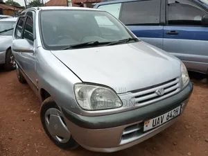 Toyota Raum 2002 Gray