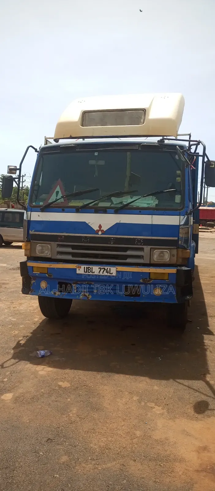 Mitsubishi Fuso 1996 Blue