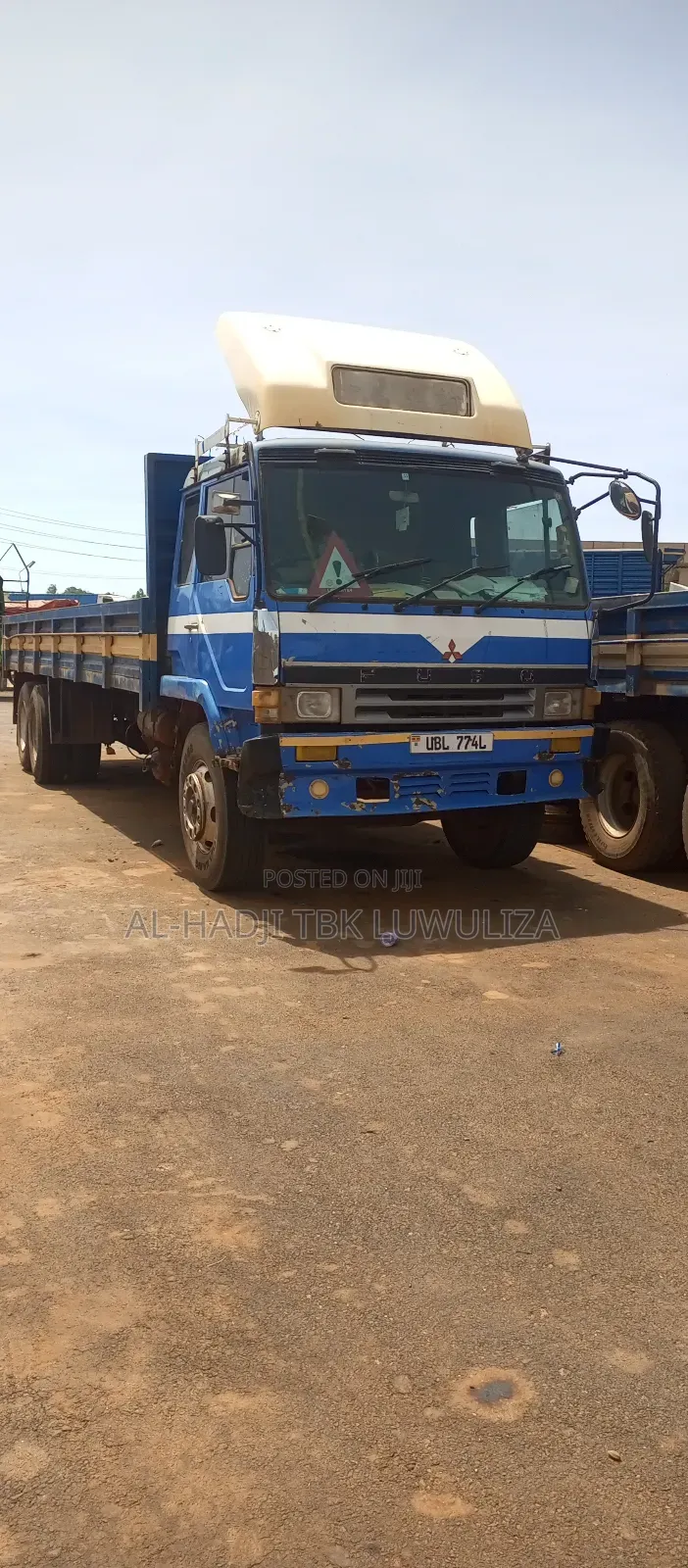 Mitsubishi Fuso 1996 Blue