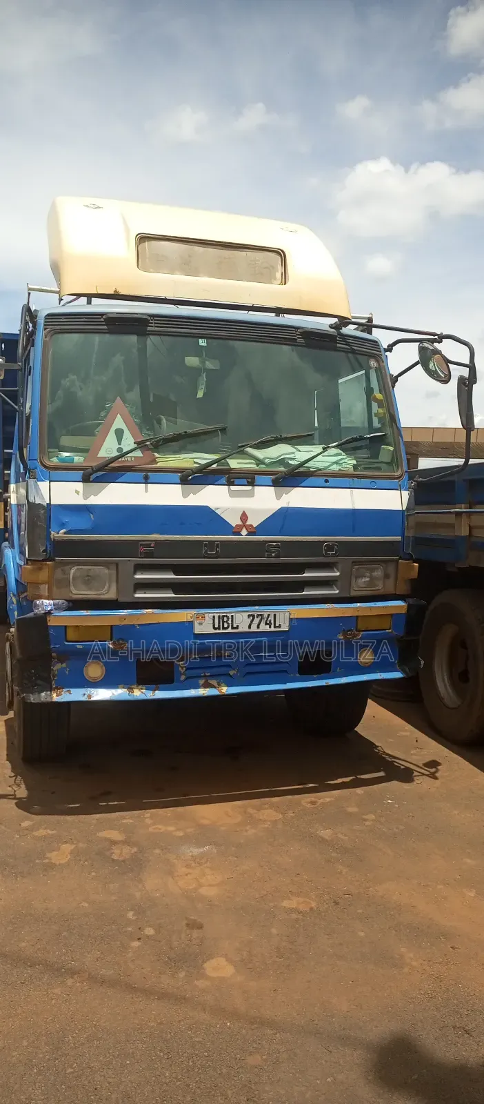 Mitsubishi Fuso 1996 Blue