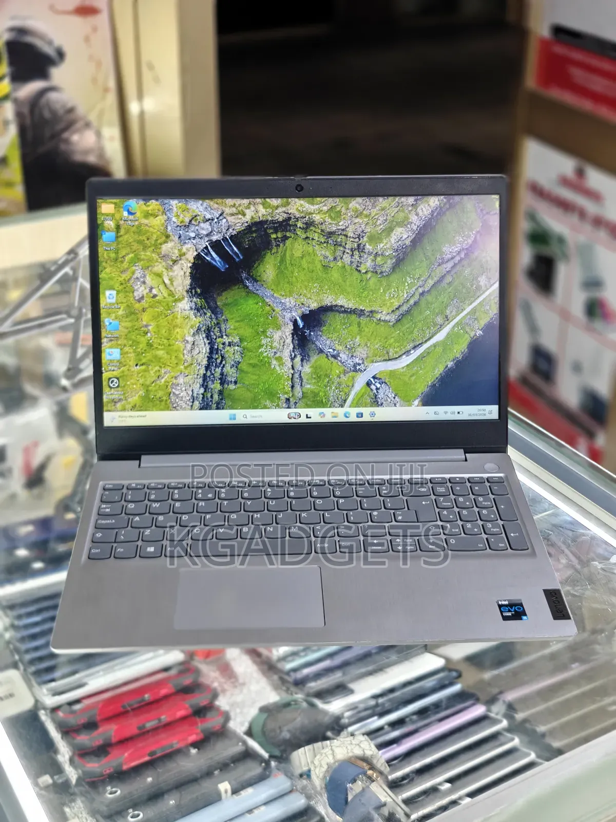 Laptop Lenovo IdeaPad 520S 8GB Intel Core i5 HDD+SSD 256GB