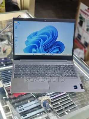 Laptop Lenovo IdeaPad 520S 8GB Intel Core i5 HDD+SSD 256GB