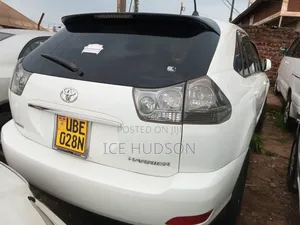 Toyota Harrier 2004 White